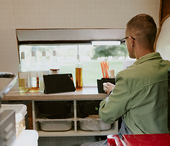 keep your food truck shelves stocked